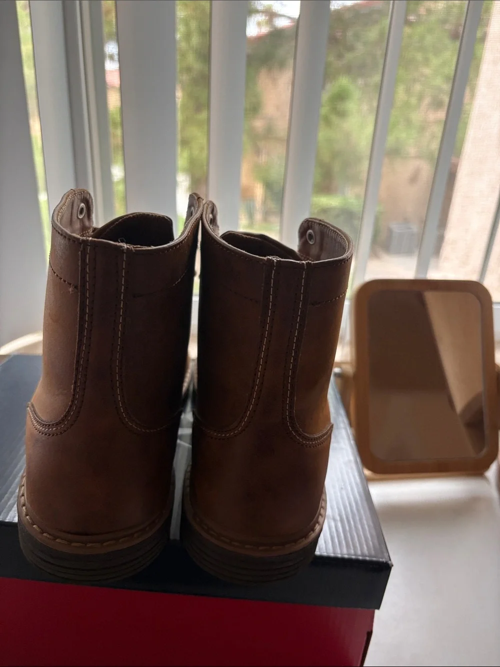 Men's Brown Lace-Up Boots 11.5